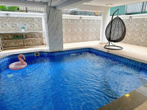 Biệt thự phố, hồ bơi
